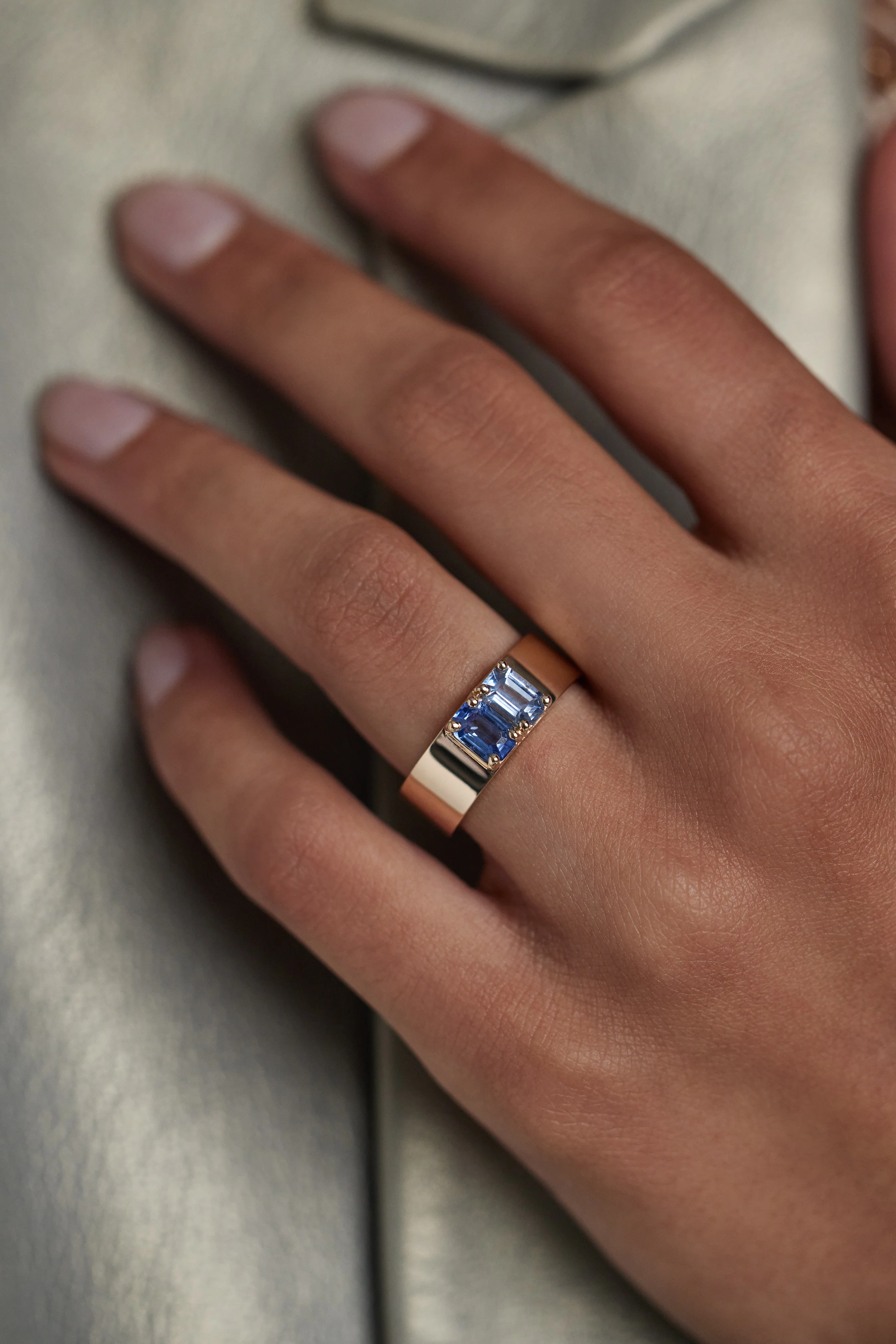 Emerald Cut Tonal Sapphire Menhir Ring - Image 3