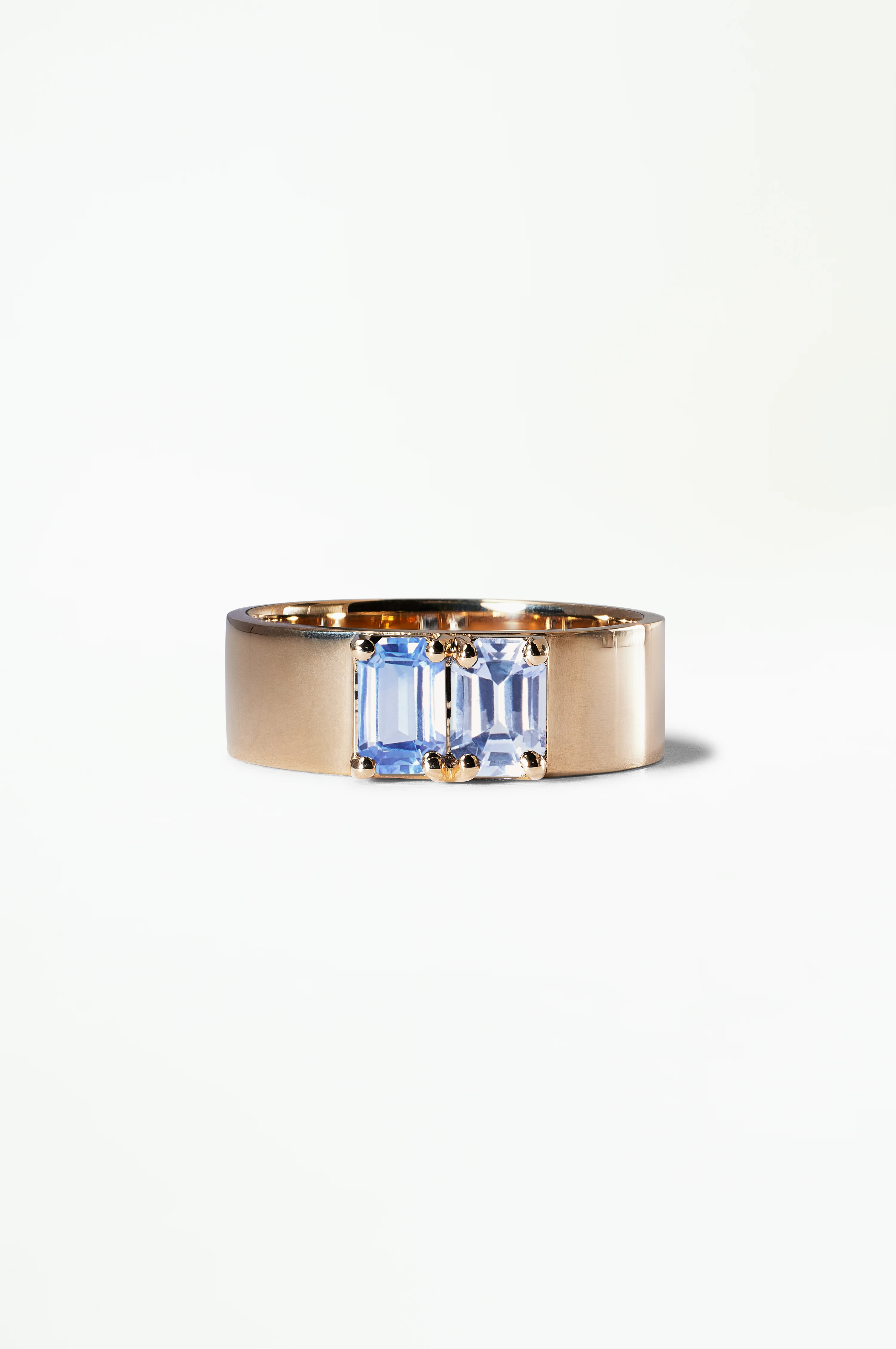 Emerald Cut Tonal Sapphire Menhir Ring - Image 6