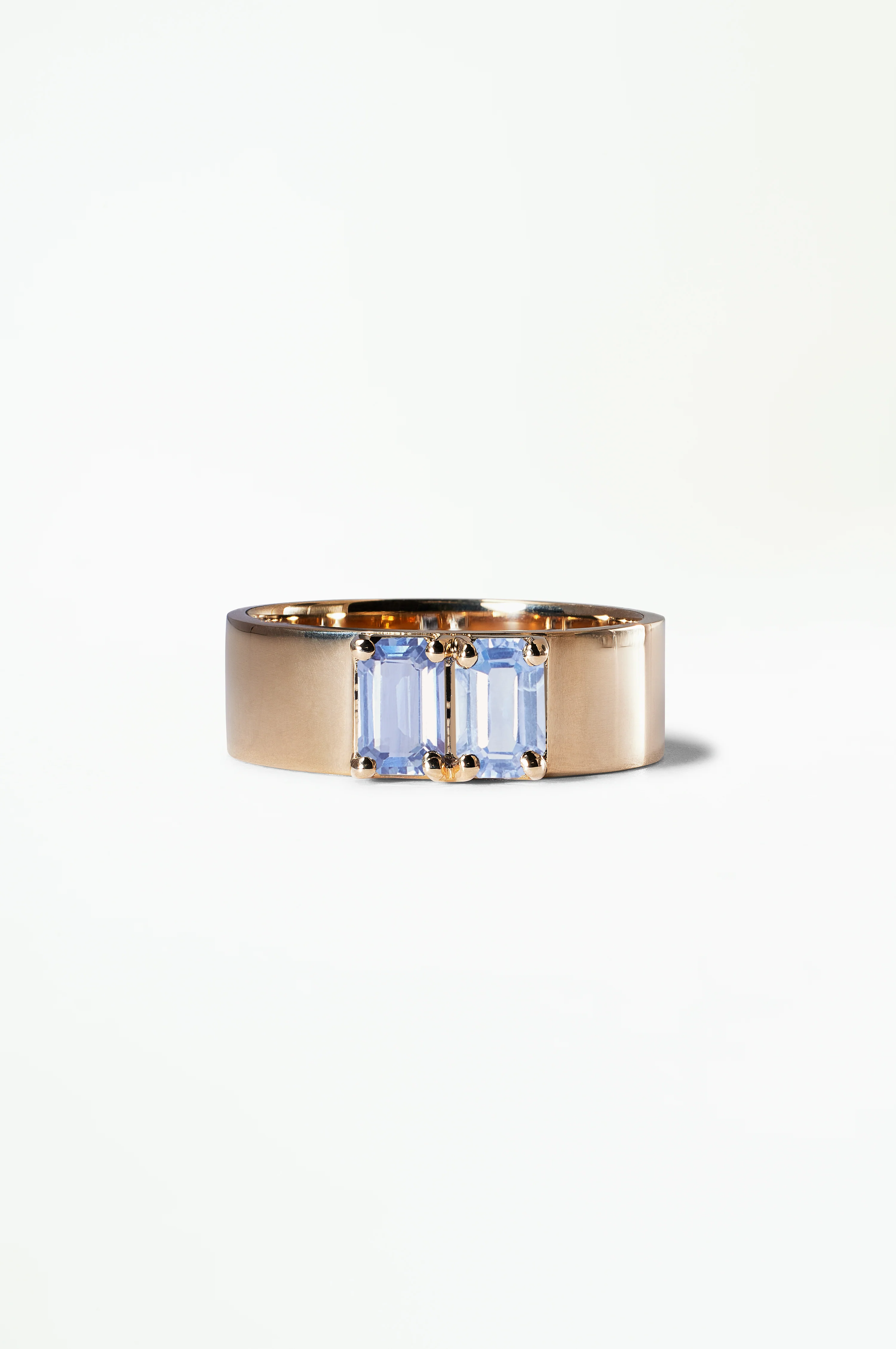Emerald Cut Tonal Sapphire Menhir Ring - Image 7