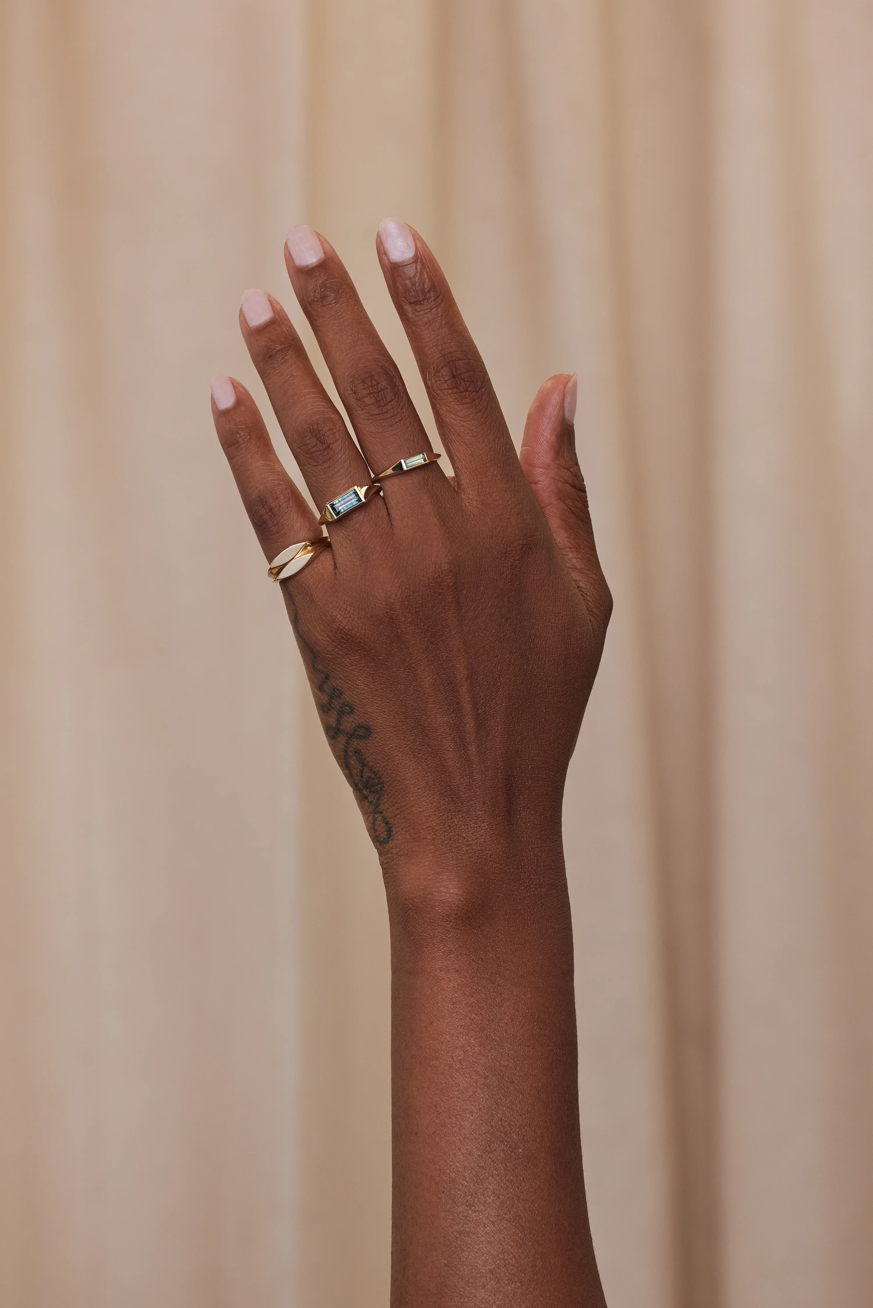 One of a Kind Baguette Cut Sapphire Signet Ring No. 52 - Image 4
