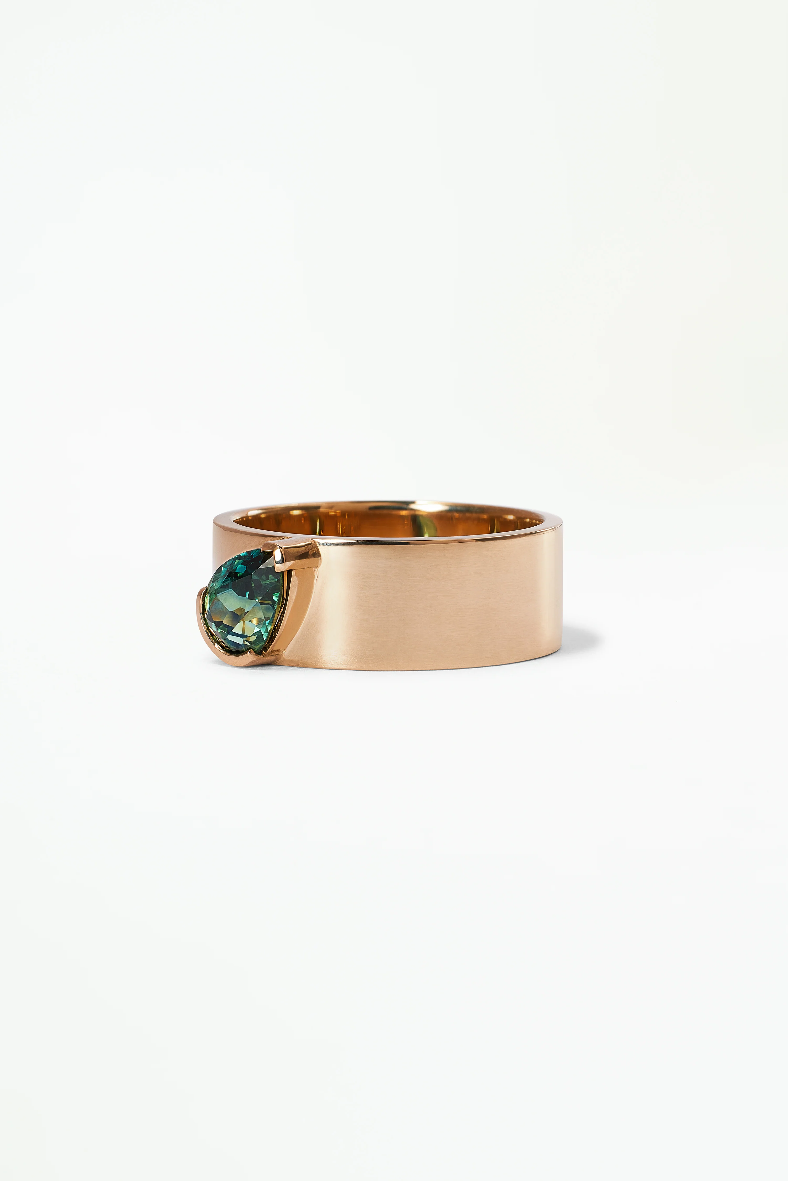 One of a Kind Brilliant Cut Sapphire Pear Menhir Ring No. 18 - Image 3