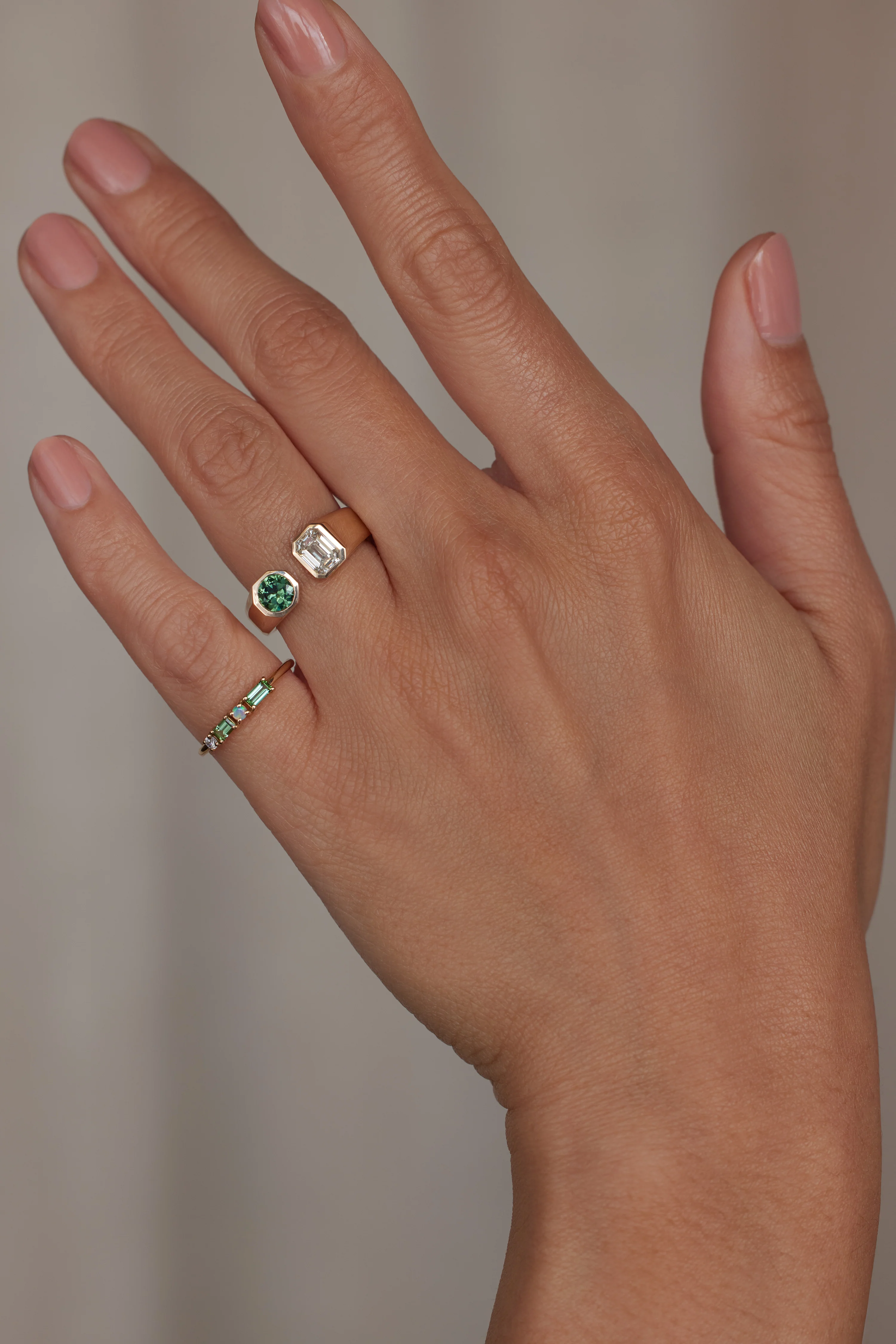 One of a Kind Diamond and Sapphire Dyad Signet Ring No. 14 - Image 2