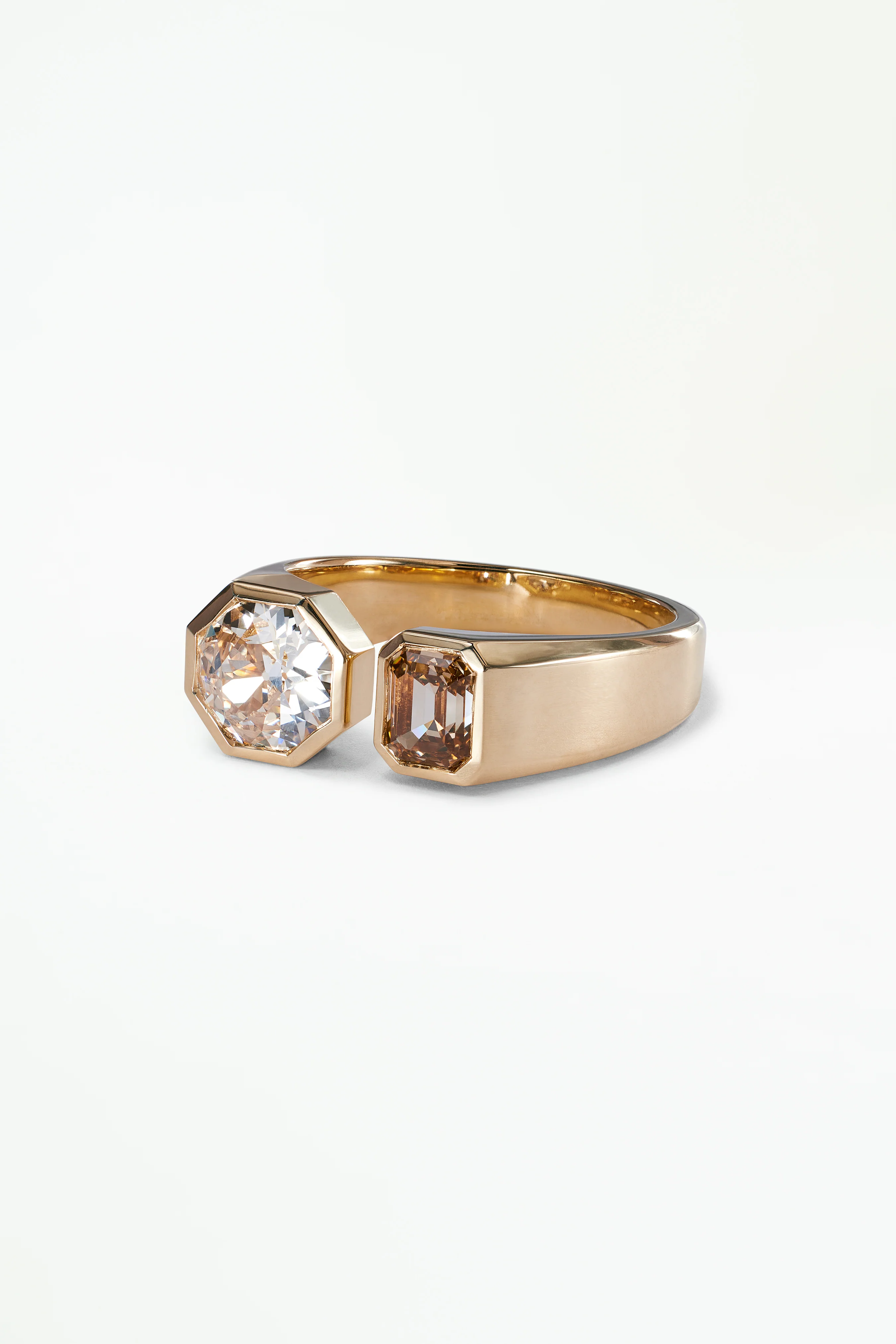 One of a Kind Diamond Dyad Signet Ring No. 17 - Image 3
