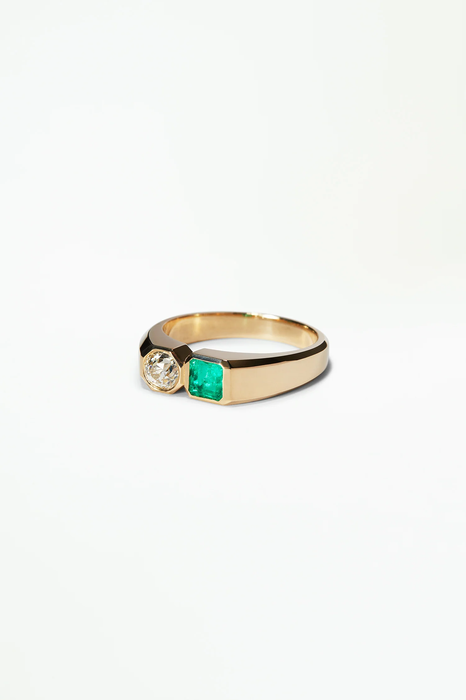 One of a Kind Dyad Signet Ring No. 4 - Image 3