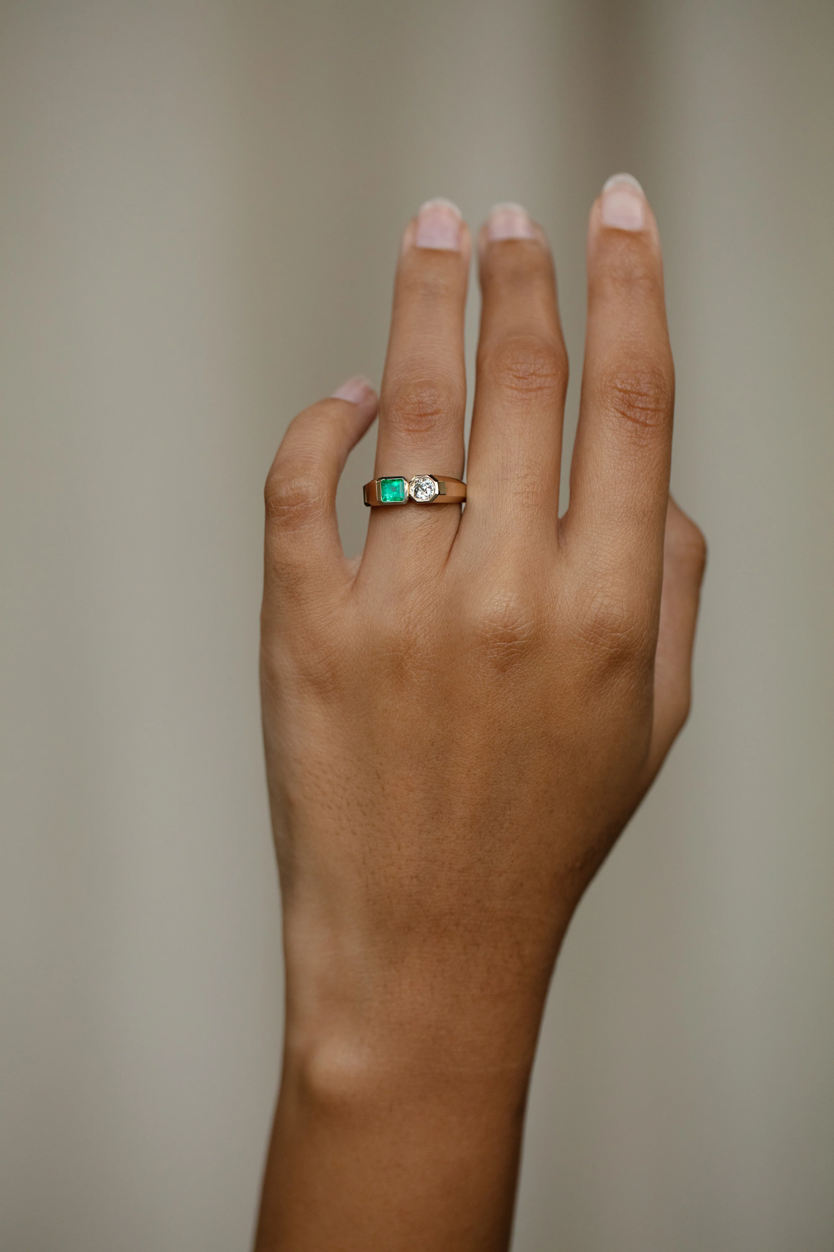 One of a Kind Dyad Signet Ring No. 4 - Image 4
