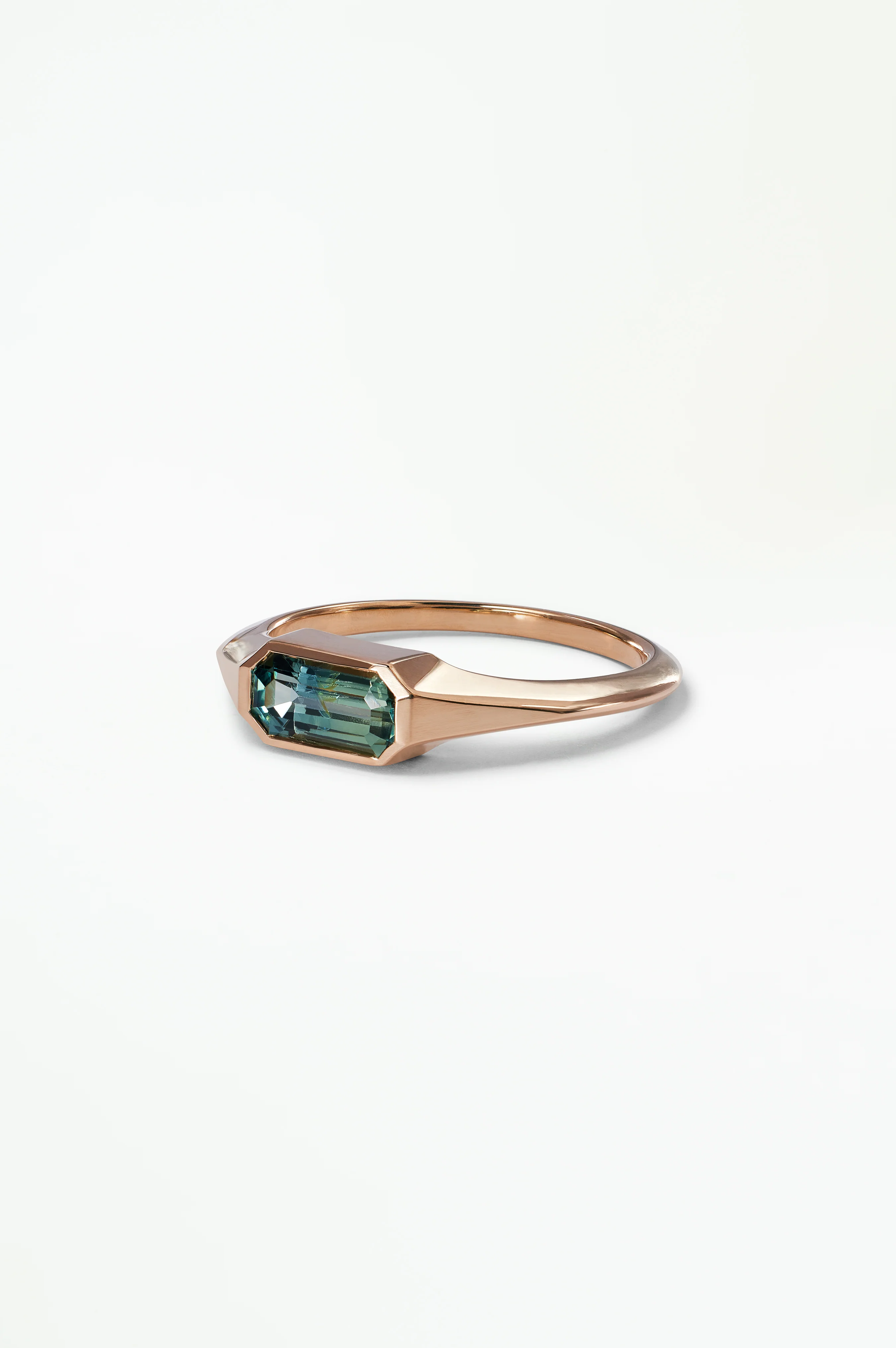 One of a Kind Emerald Cut Sapphire Signet Ring No. 62 - Image 3