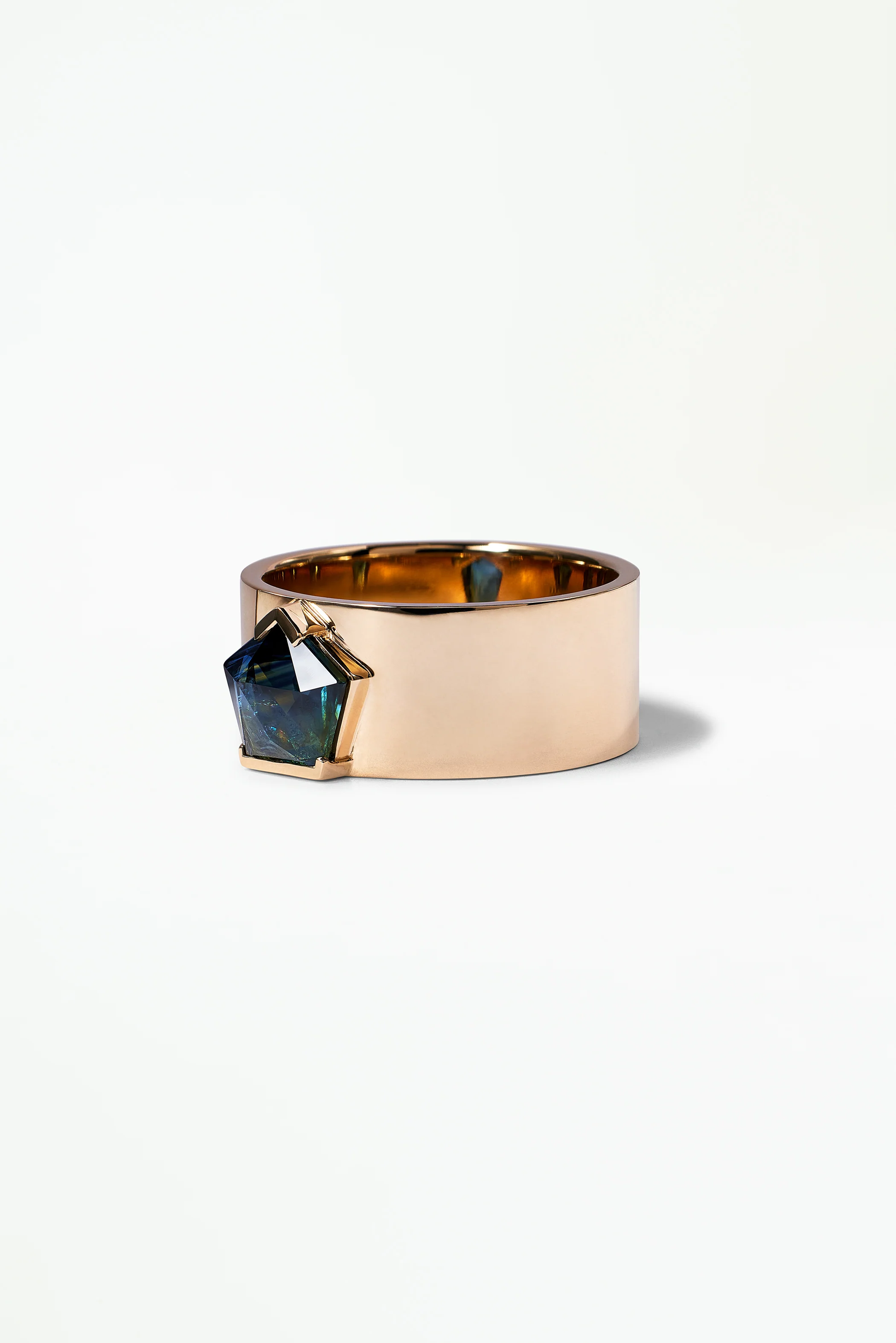 One of a Kind Geo Cut Sapphire Menhir Ring No. 17 - Image 3