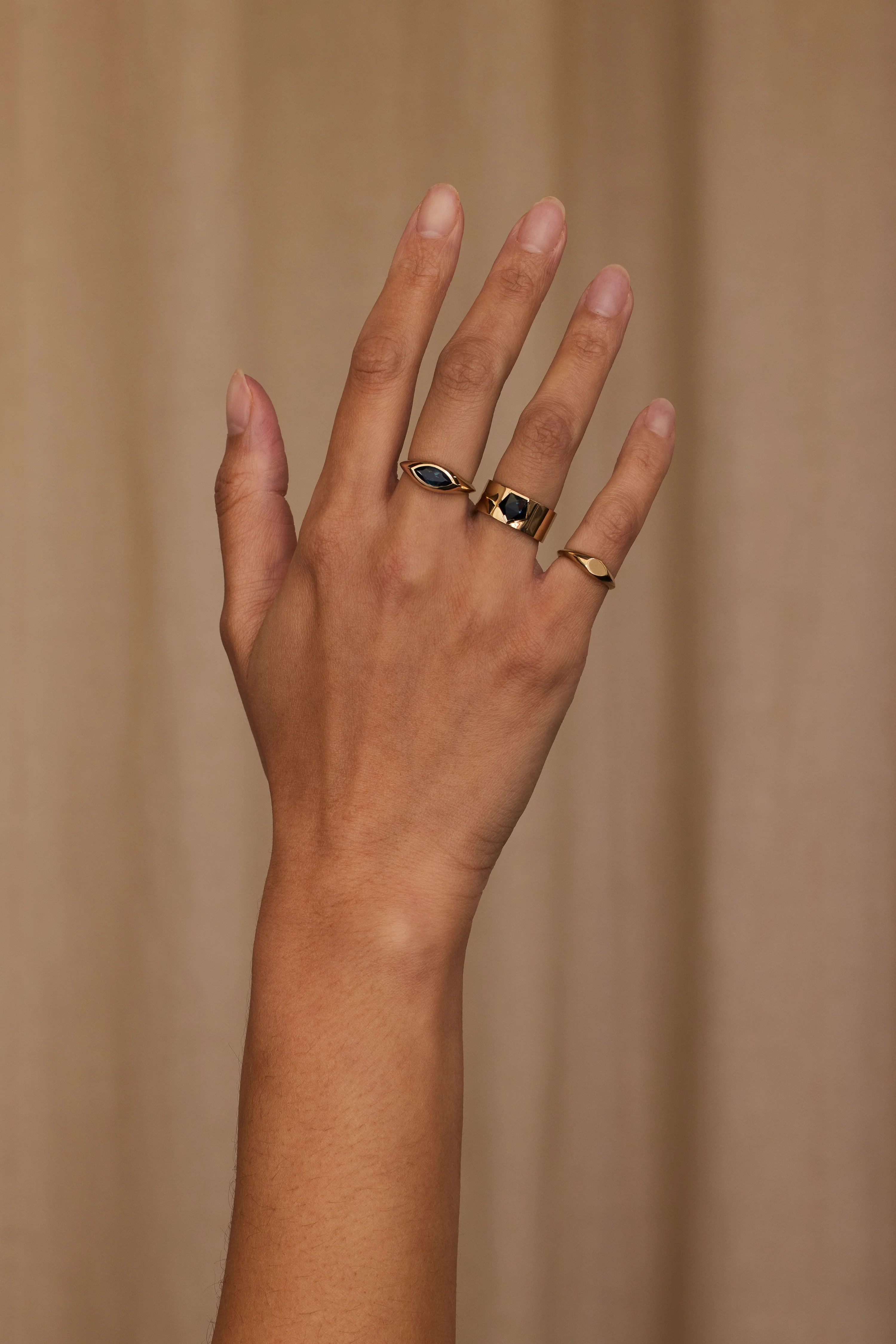 One of a Kind Geo Cut Sapphire Menhir Ring No. 17 - Image 4