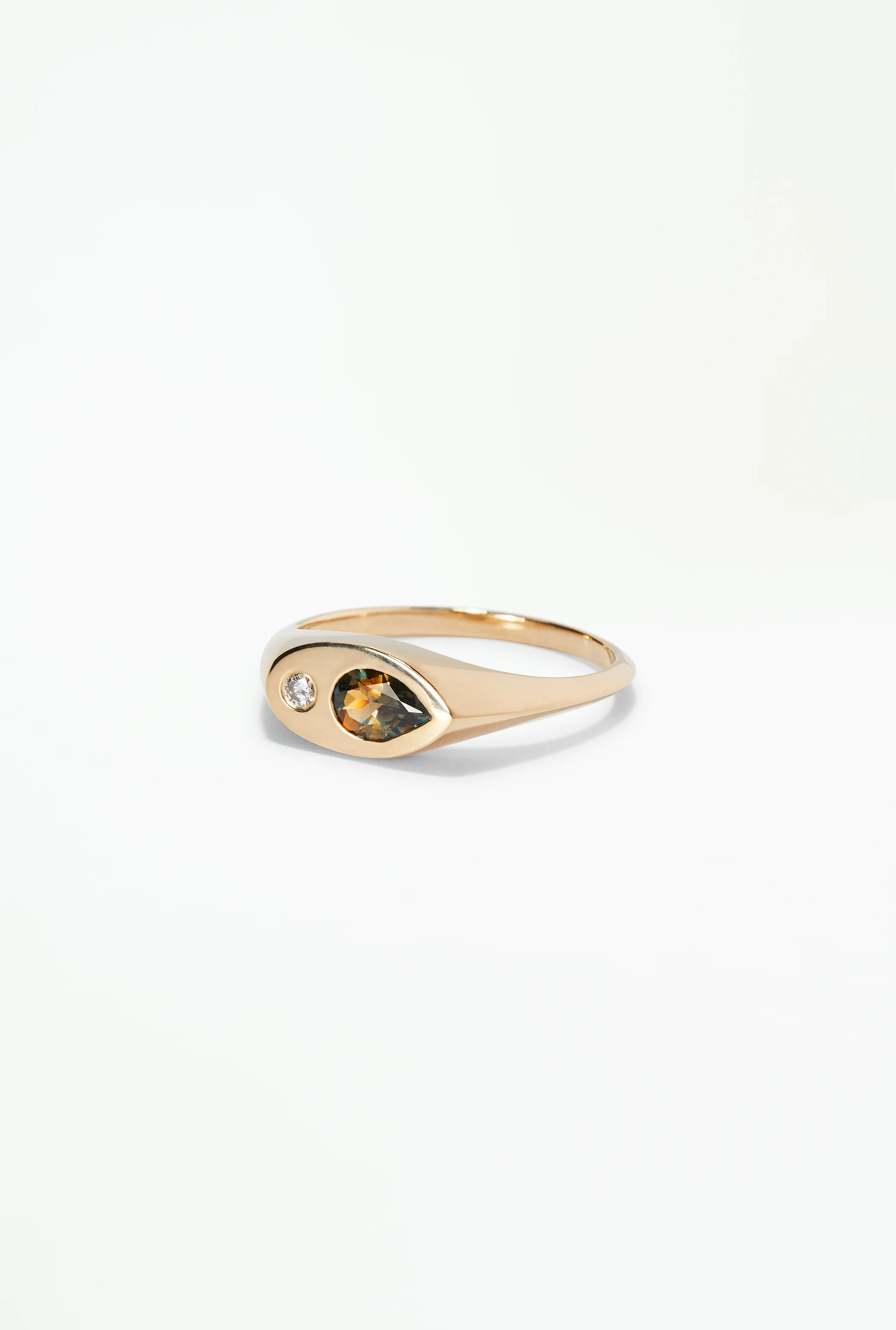 One of a Kind Gradient Sapphire Pear Signet Ring - Image 2