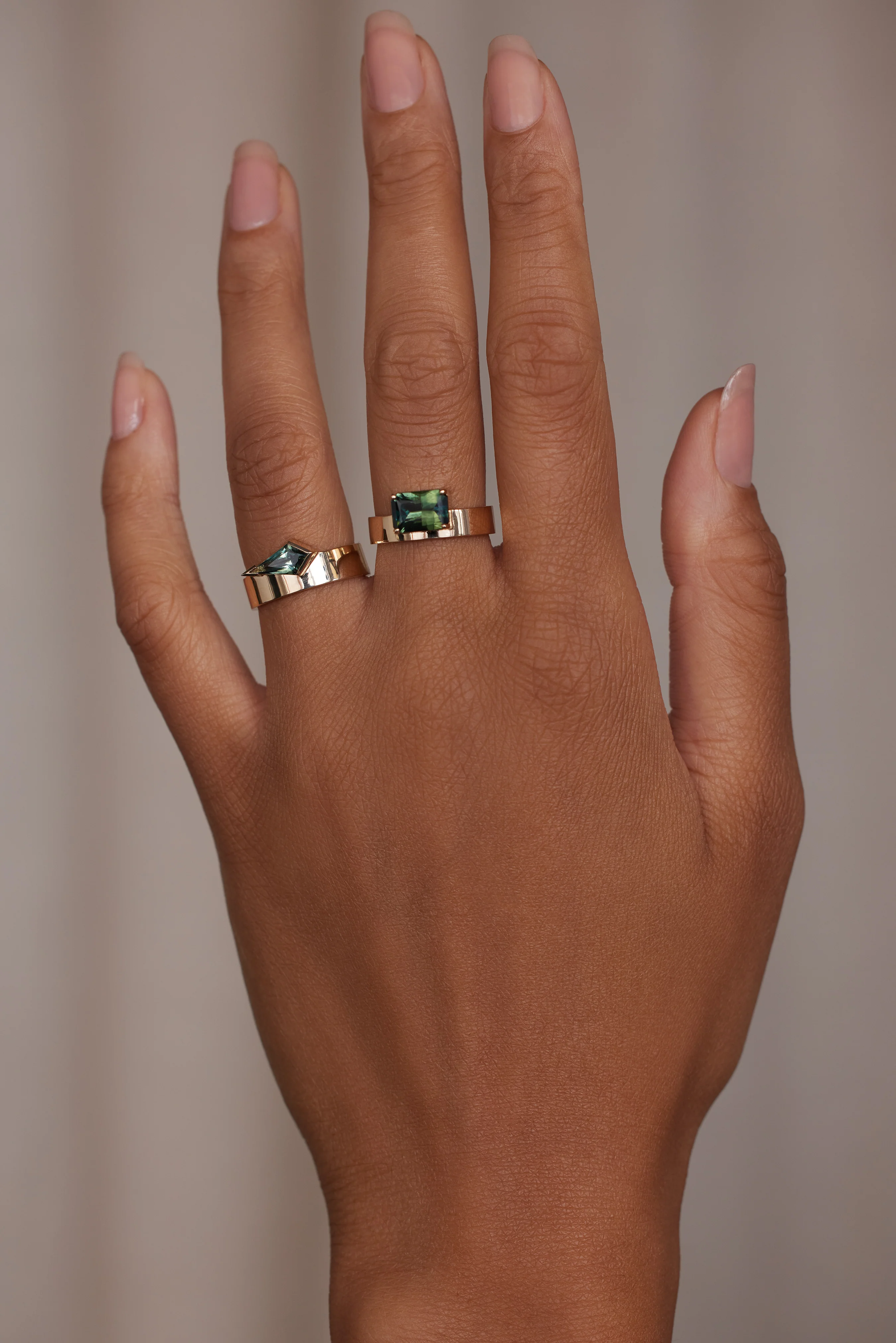One of a Kind Kite Cut Sapphire Monolith Ring No. 42 - Image 2