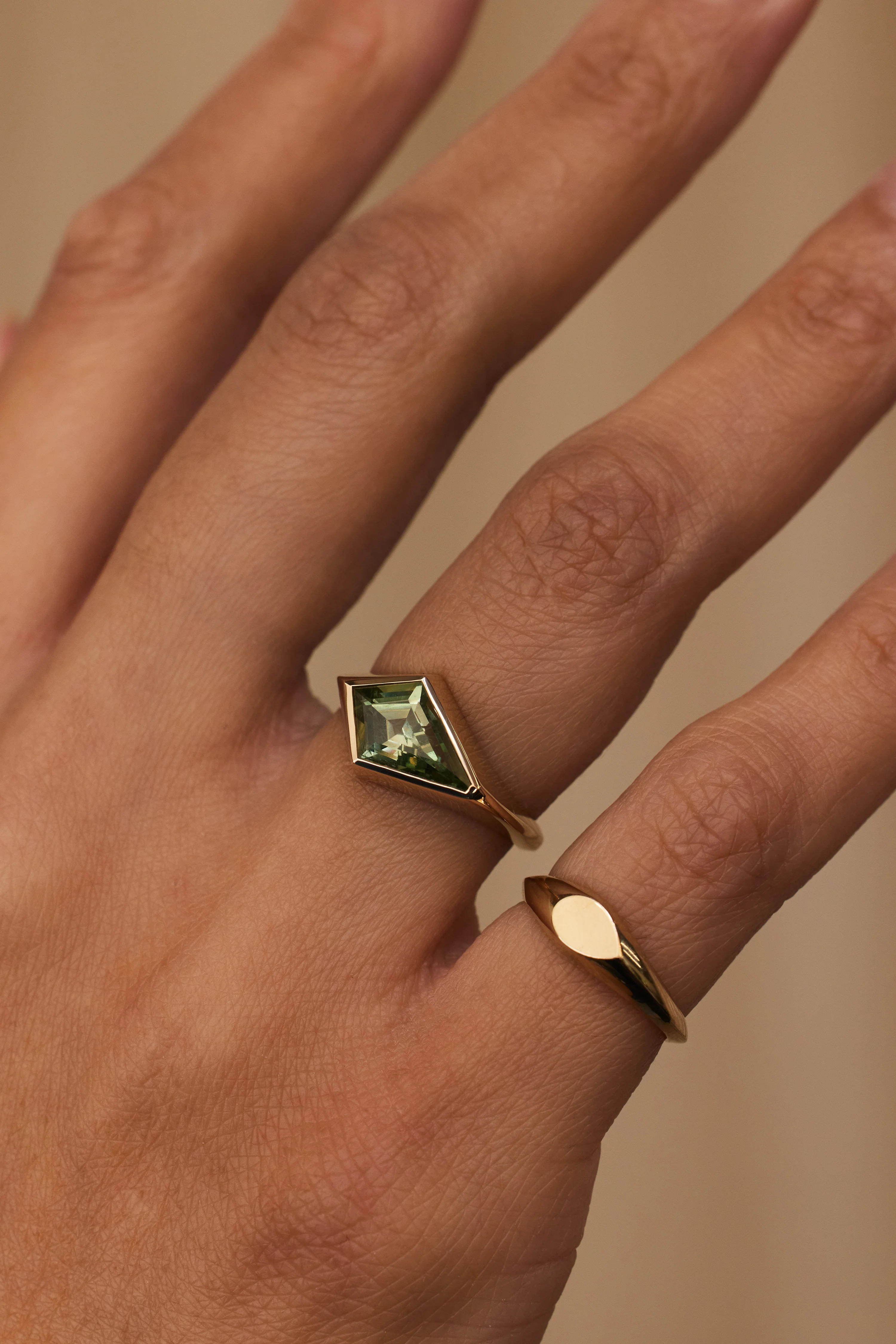 One of a Kind Kite Cut Sapphire Signet Ring No. 32 - Image 2