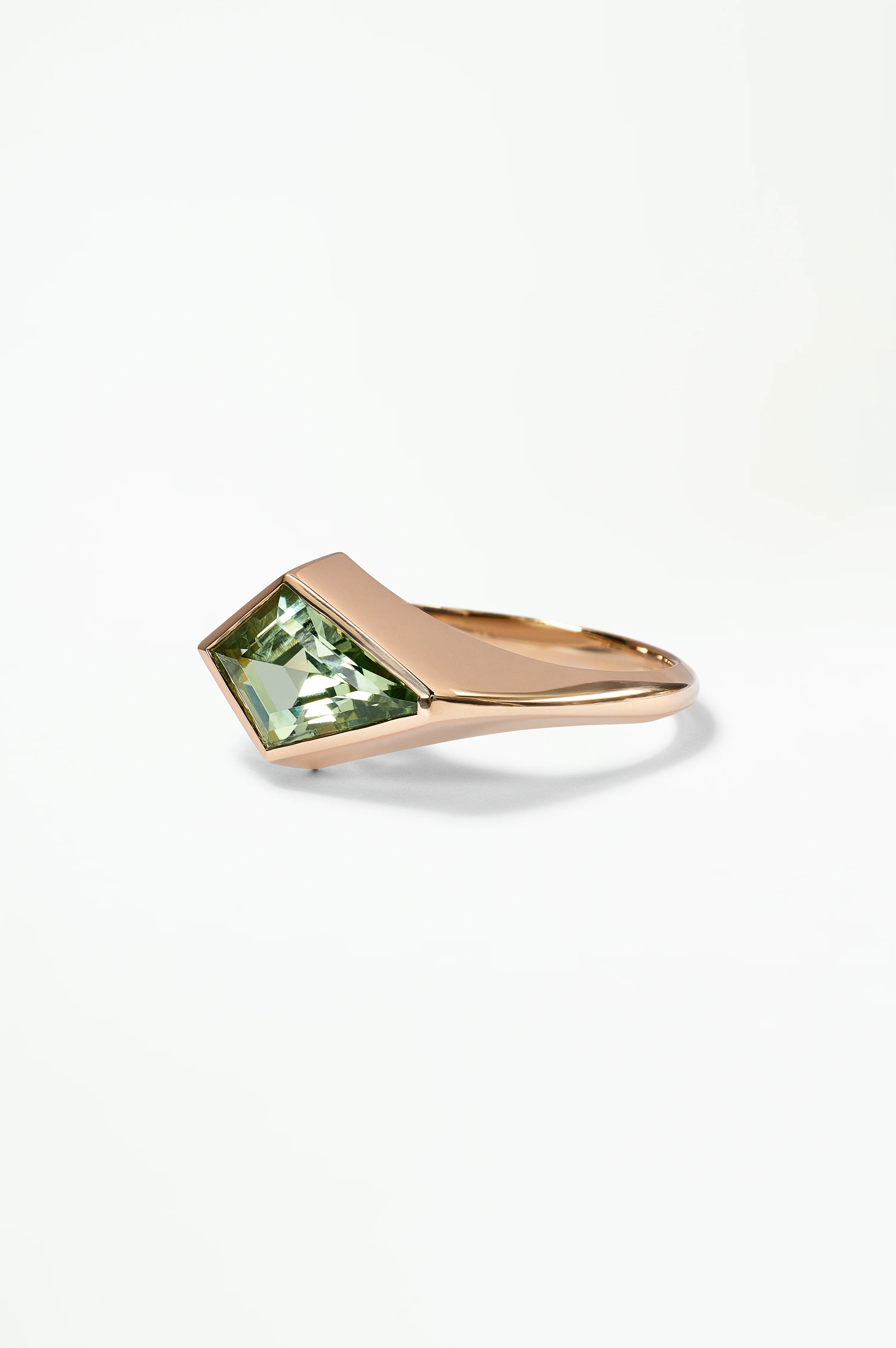 One of a Kind Kite Cut Sapphire Signet Ring No. 32 - Image 3