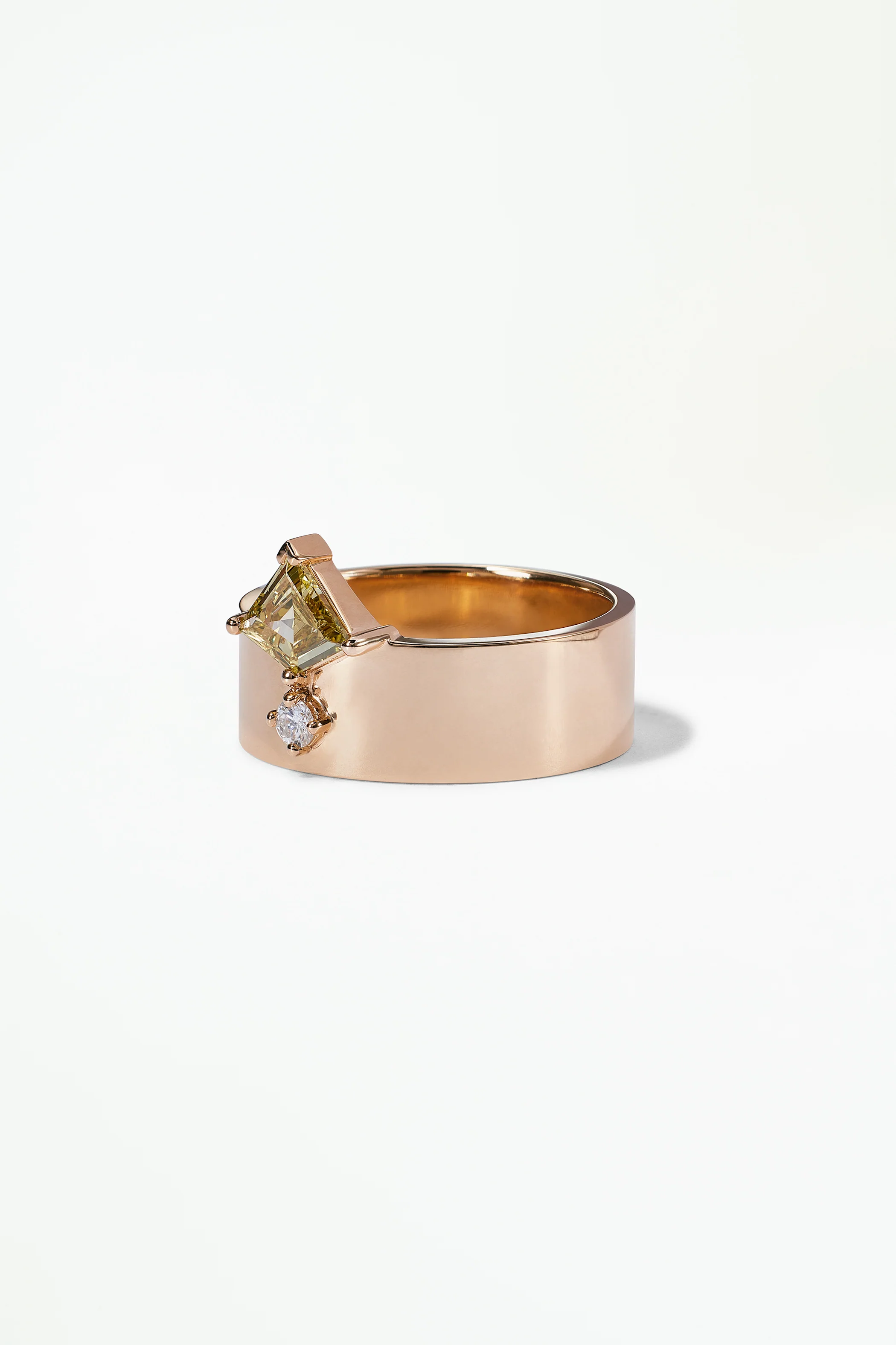 One of a Kind Kite Step Cut Chameleon and White Diamond Bricolage Ring No. 12 - Image 4