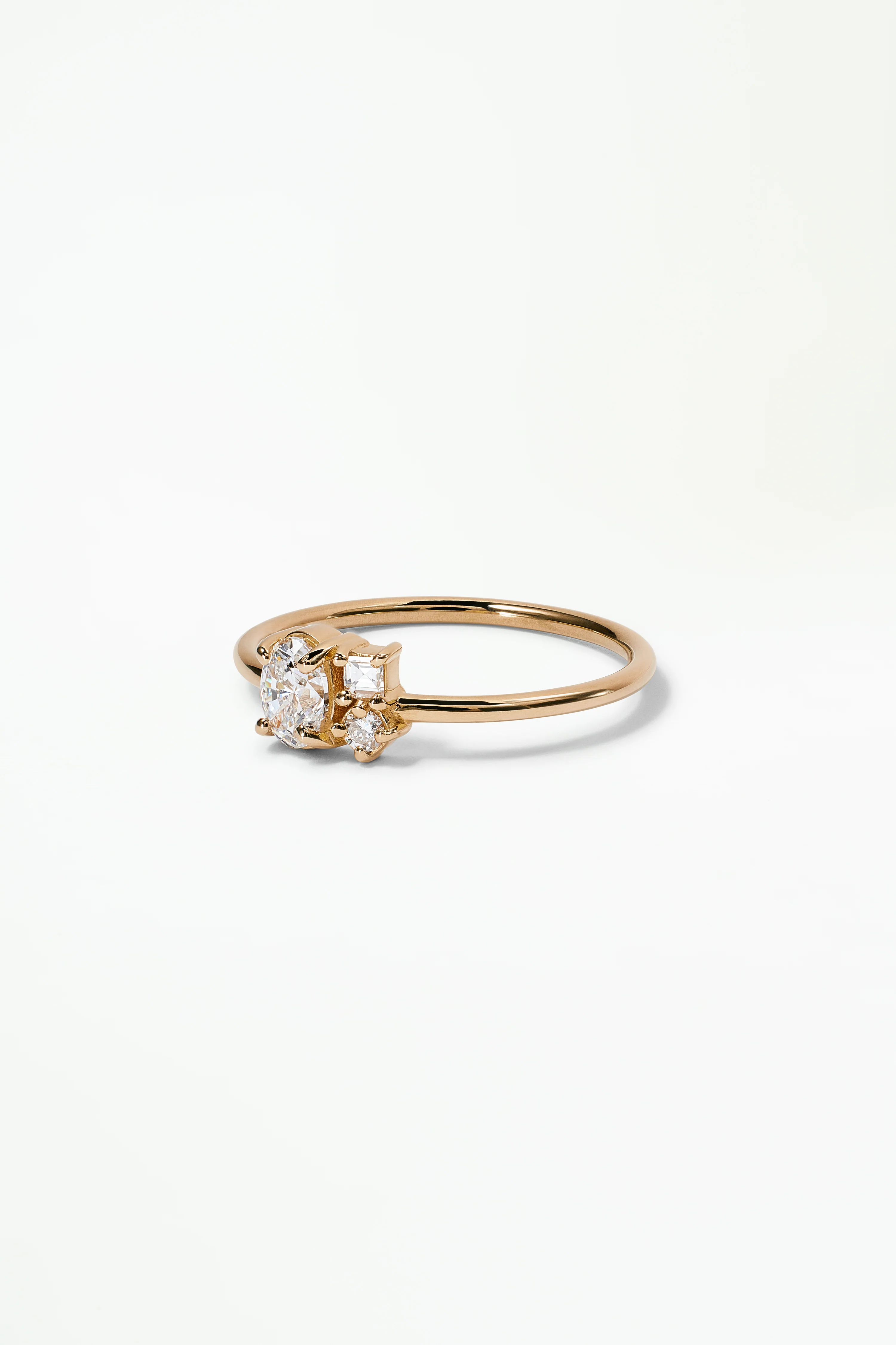 One of a Kind Oval Brilliant Cut and Carré Cut Diamond Mosaic Ring No. 34 - Image 3