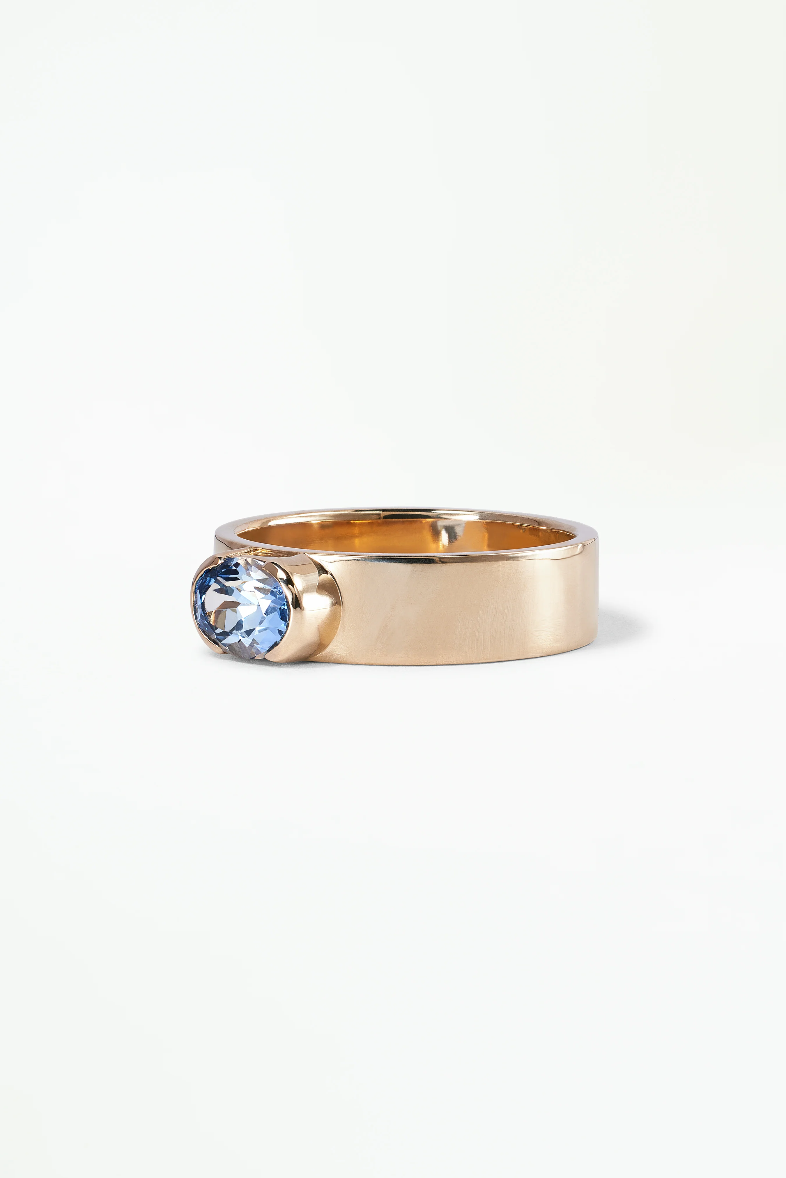 One of a Kind Oval Brilliant Cut Sapphire Menhir Ring No. 9 - Image 3
