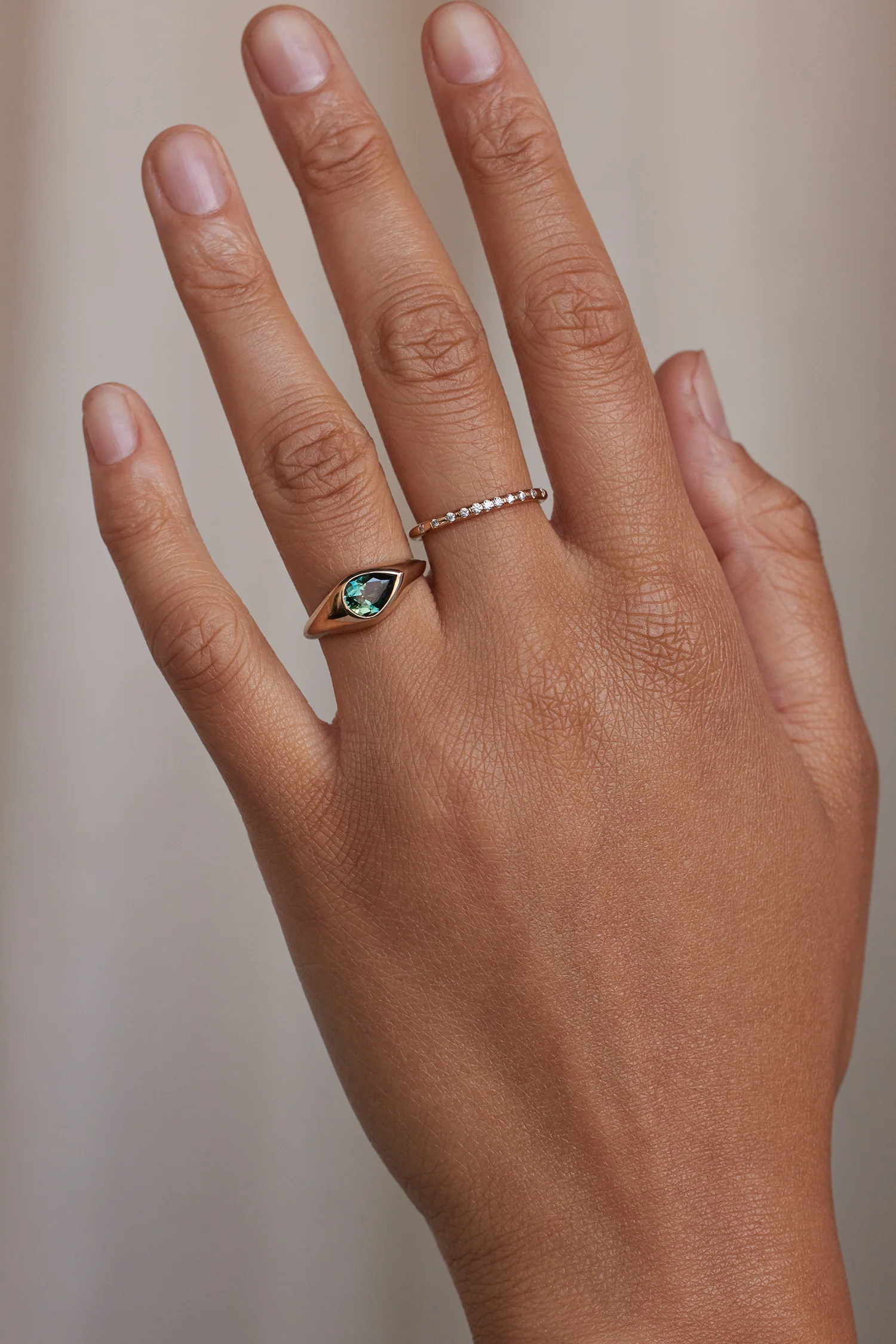 One of a Kind Pear Cut Bi-Color Blue Green Sapphire Signet Ring No. 59 - Image 2