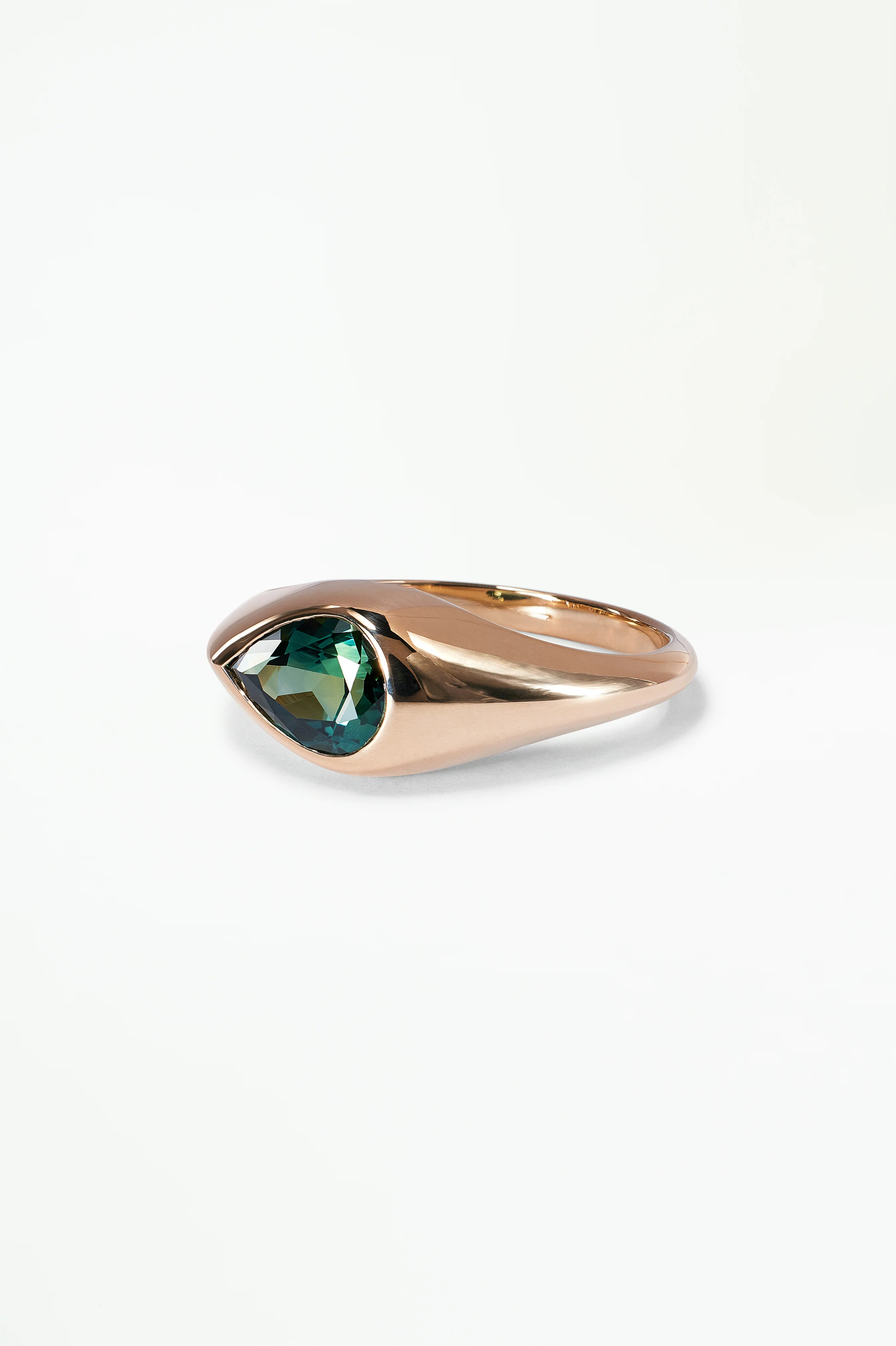 One of a Kind Pear Cut Bi-Color Blue Green Sapphire Signet Ring No. 59 - Image 3