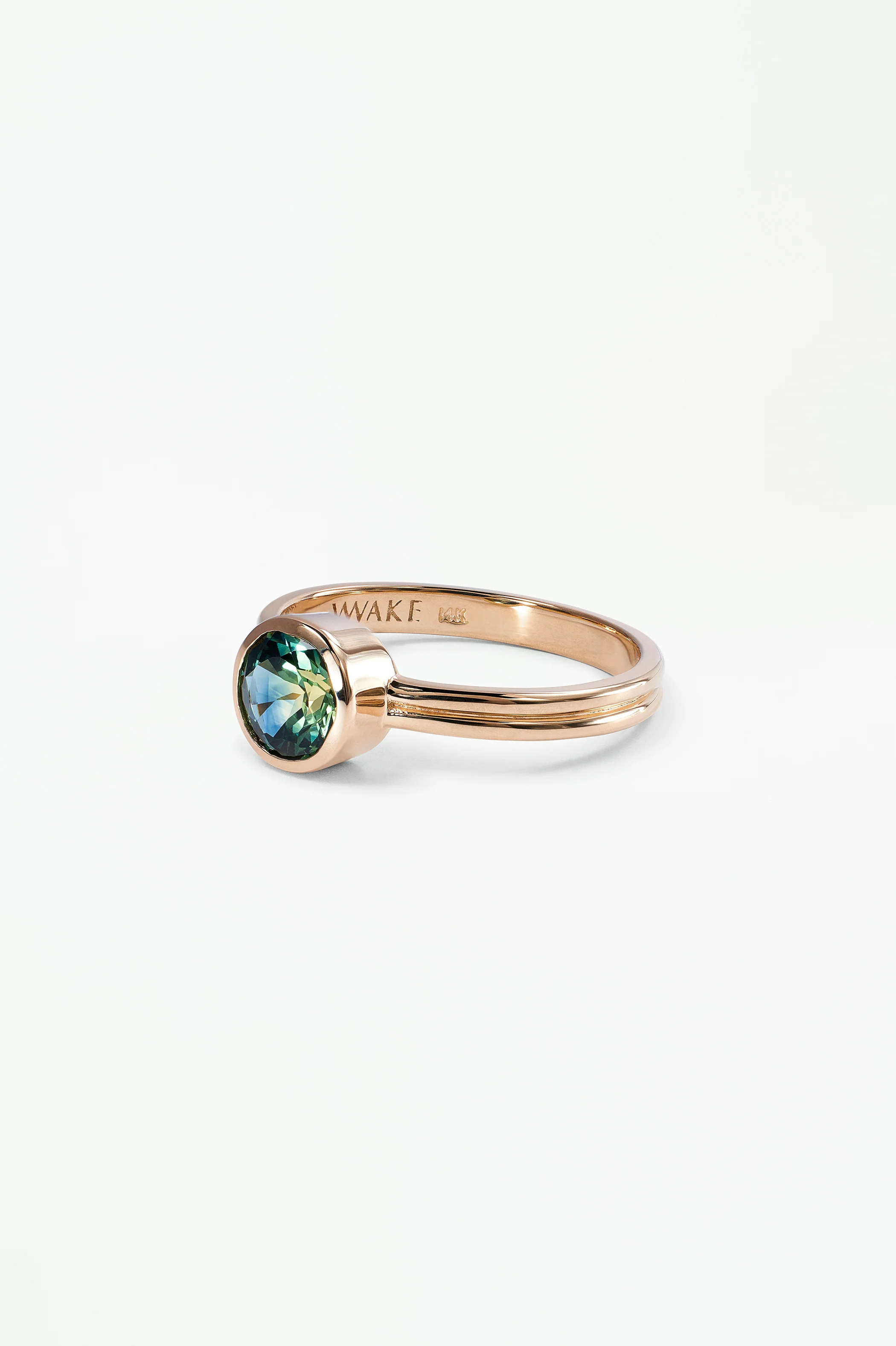 One of a Kind Round Brilliant Cut Bi-Color Sapphire Solitaire Ring No. 3 - Image 3