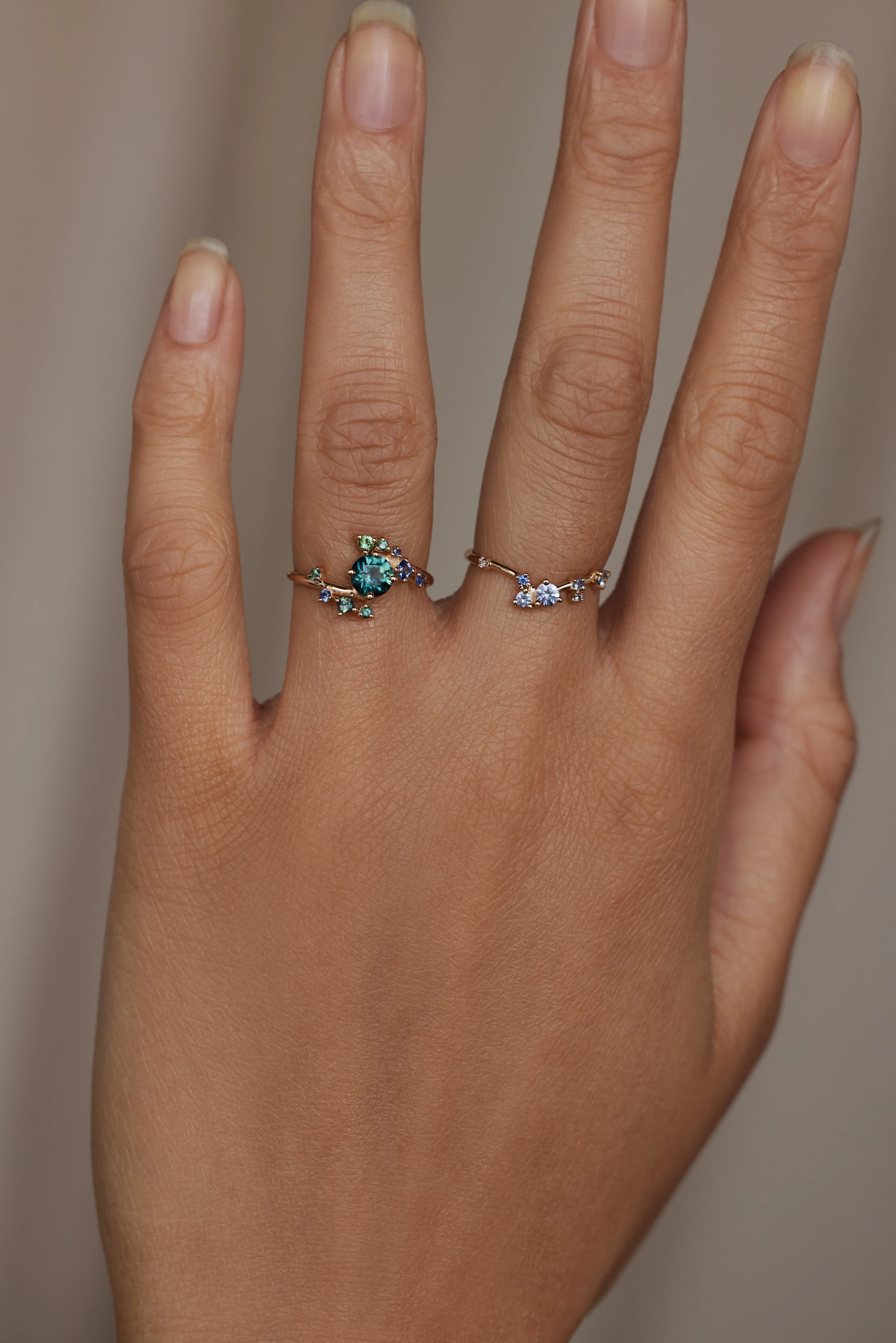 One of a Kind Round Brilliant Cut Gradient Sapphire Celestial Ring No. 1 - Image 2