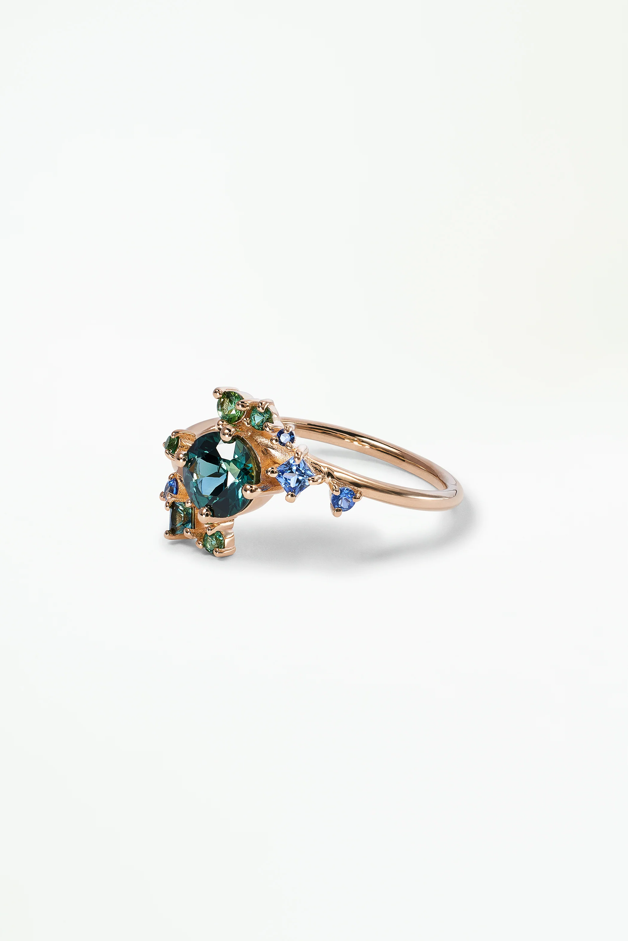 One of a Kind Round Brilliant Cut Gradient Sapphire Celestial Ring No. 1 - Image 3