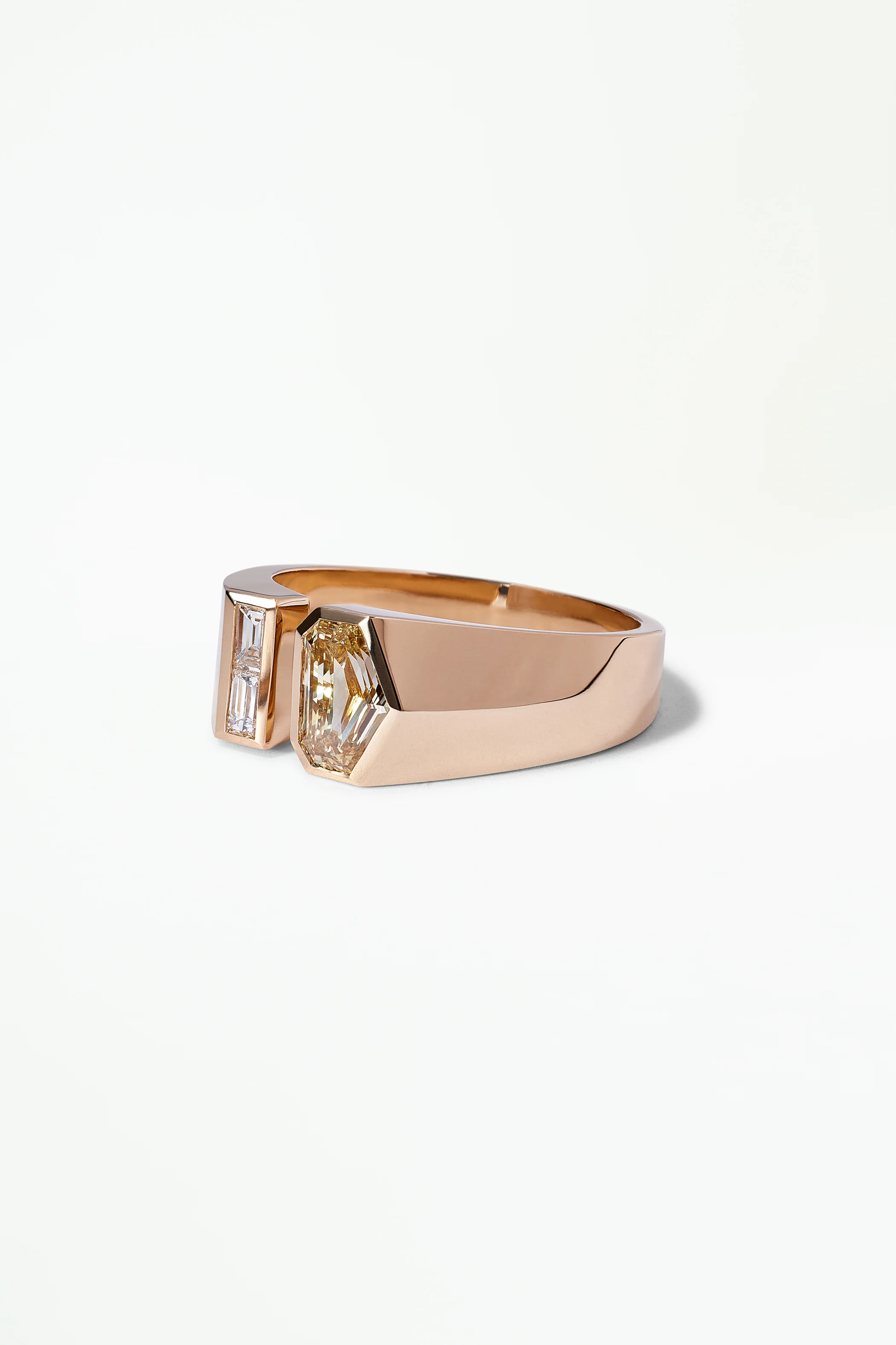One of a Kind Shield Step Cut Diamond Dyad Signet Ring No. 10 - Image 3