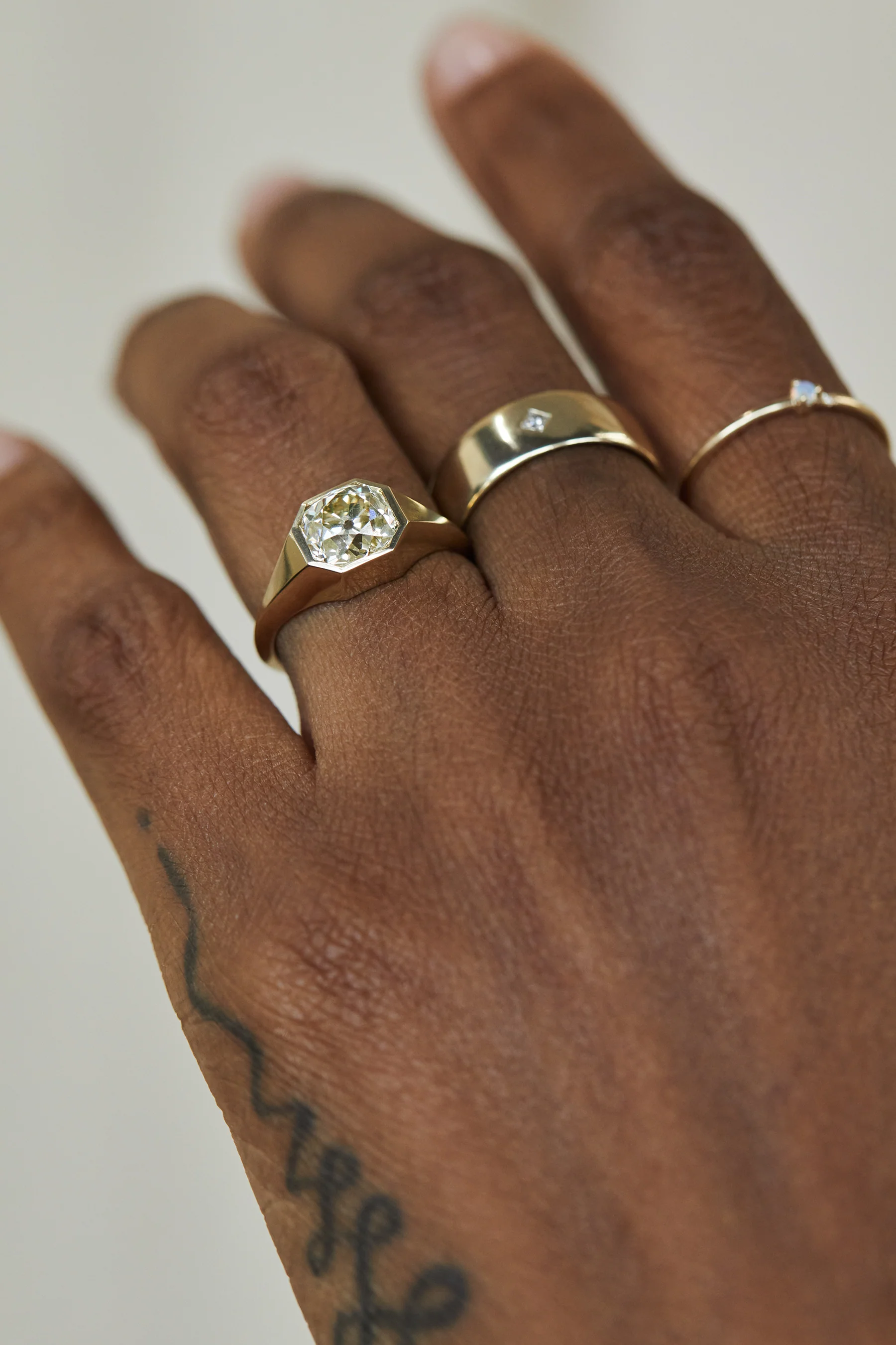 One of a Kind Solo Signet No. 22