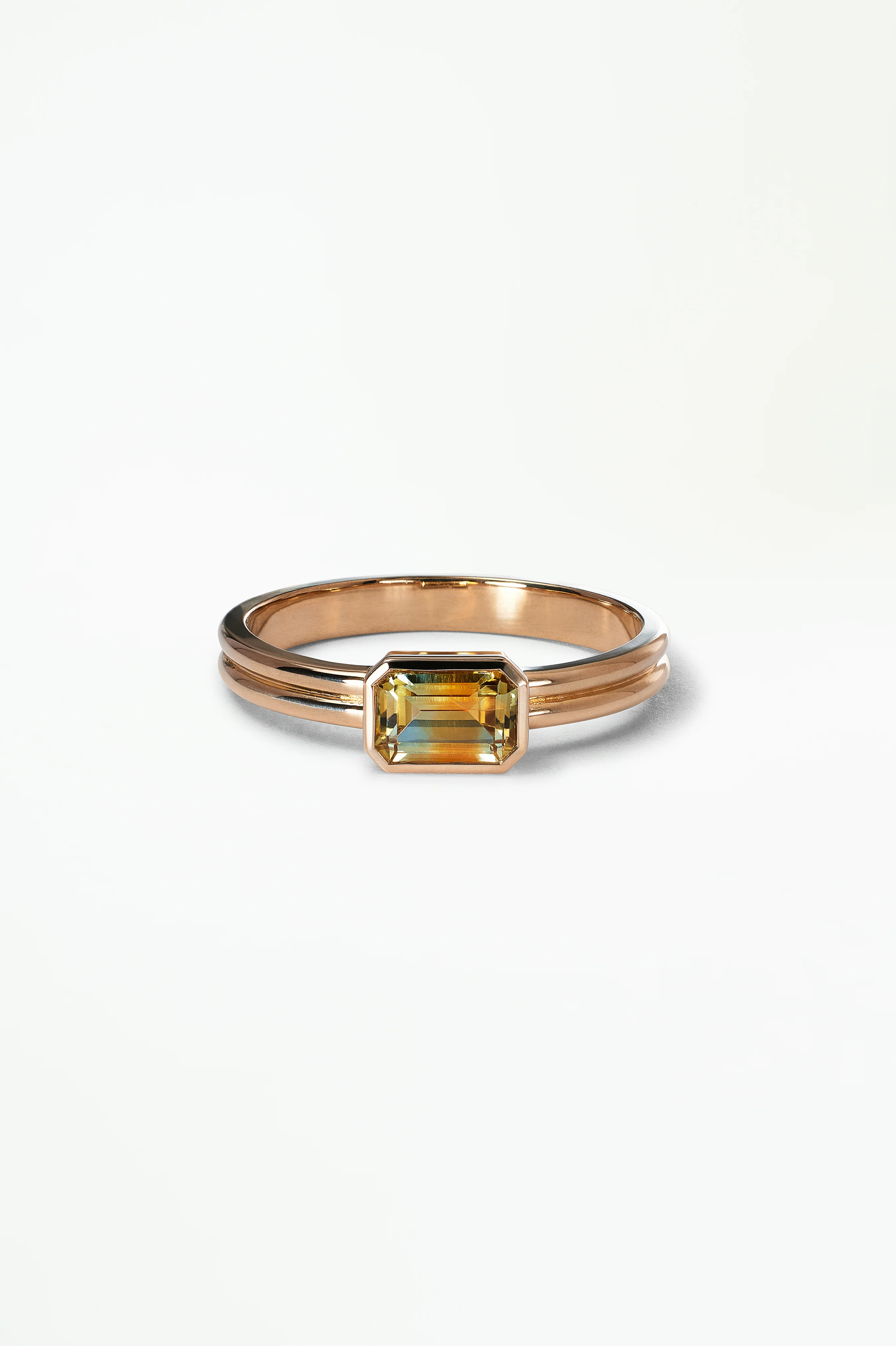 Ridge Solitaire Ring – Emerald Cut