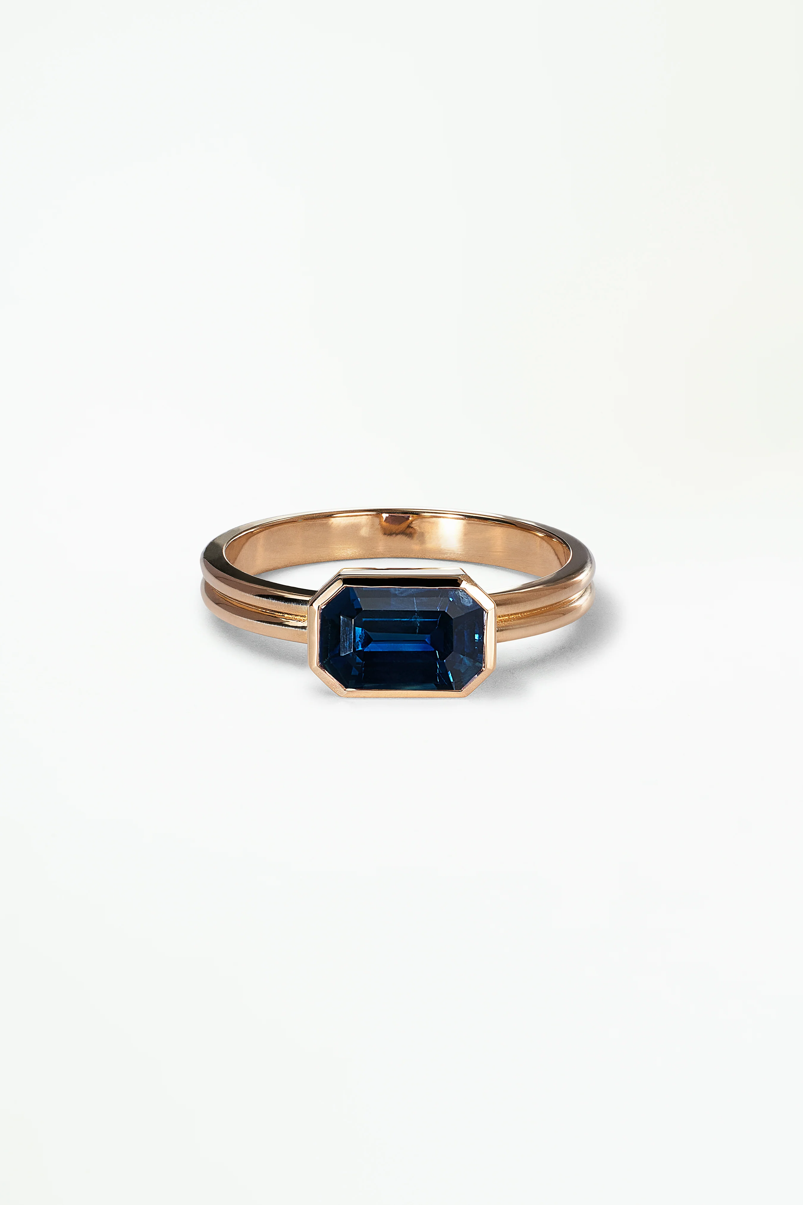 Ridge Solitaire Ring – Emerald Cut - Image 10