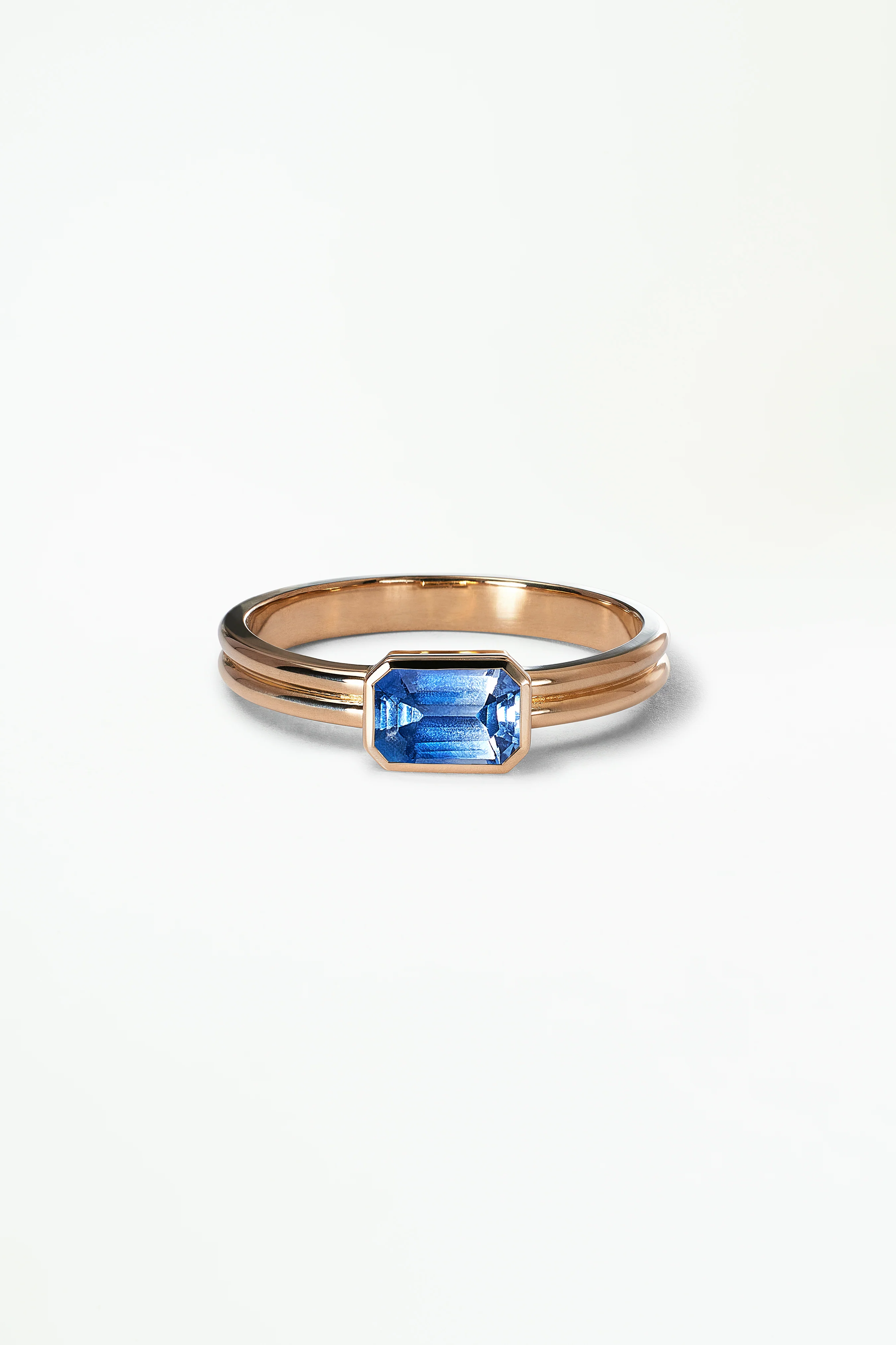 Ridge Solitaire Ring – Emerald Cut - Image 8