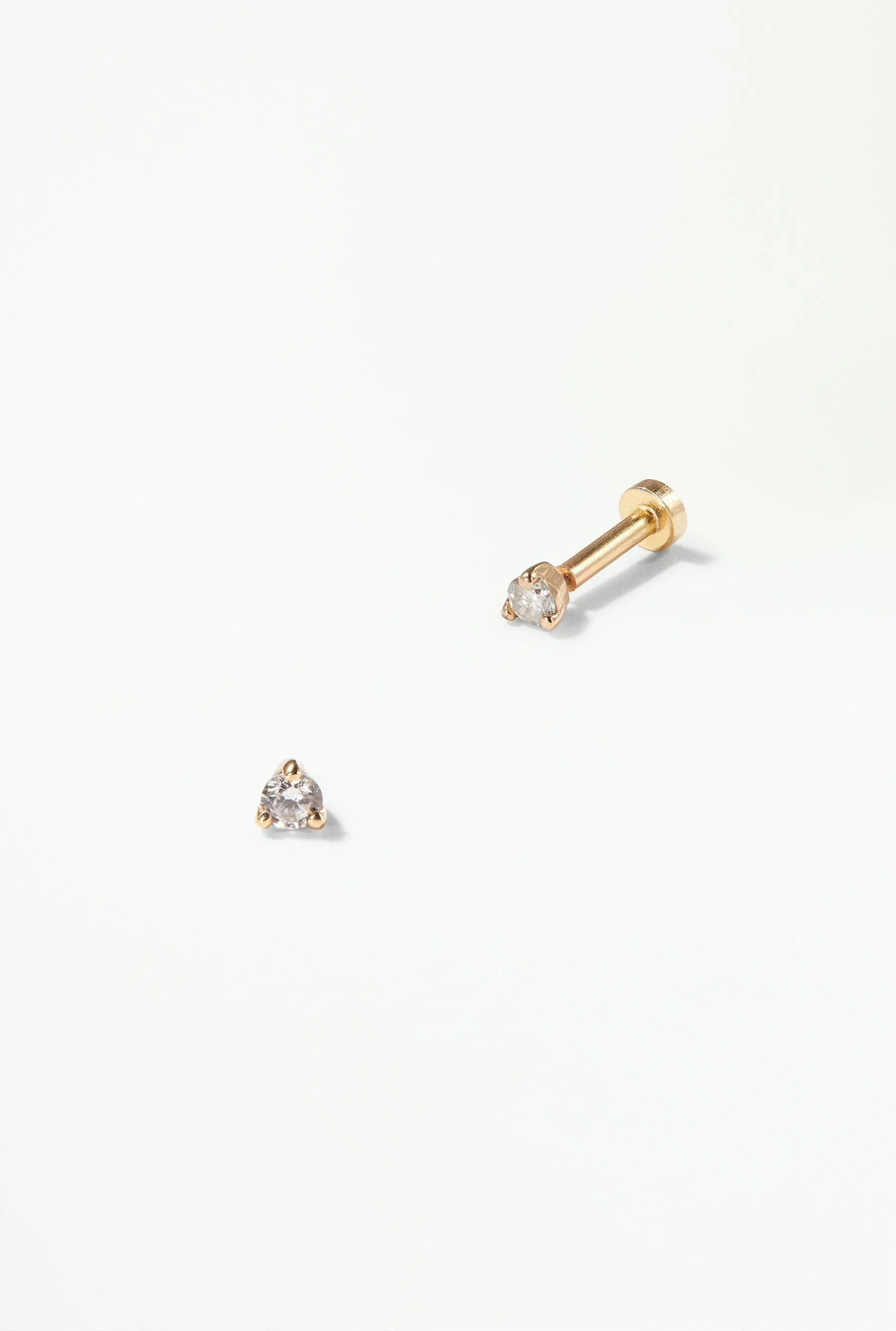 Small Brilliant Diamond Stud - Flat Back - Single