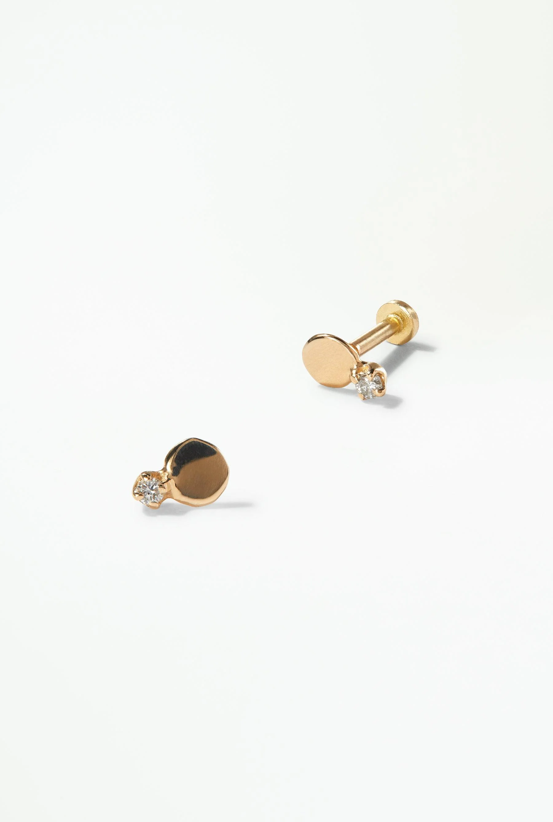 Small Disc Stud with Diamond - Flat Back - Single